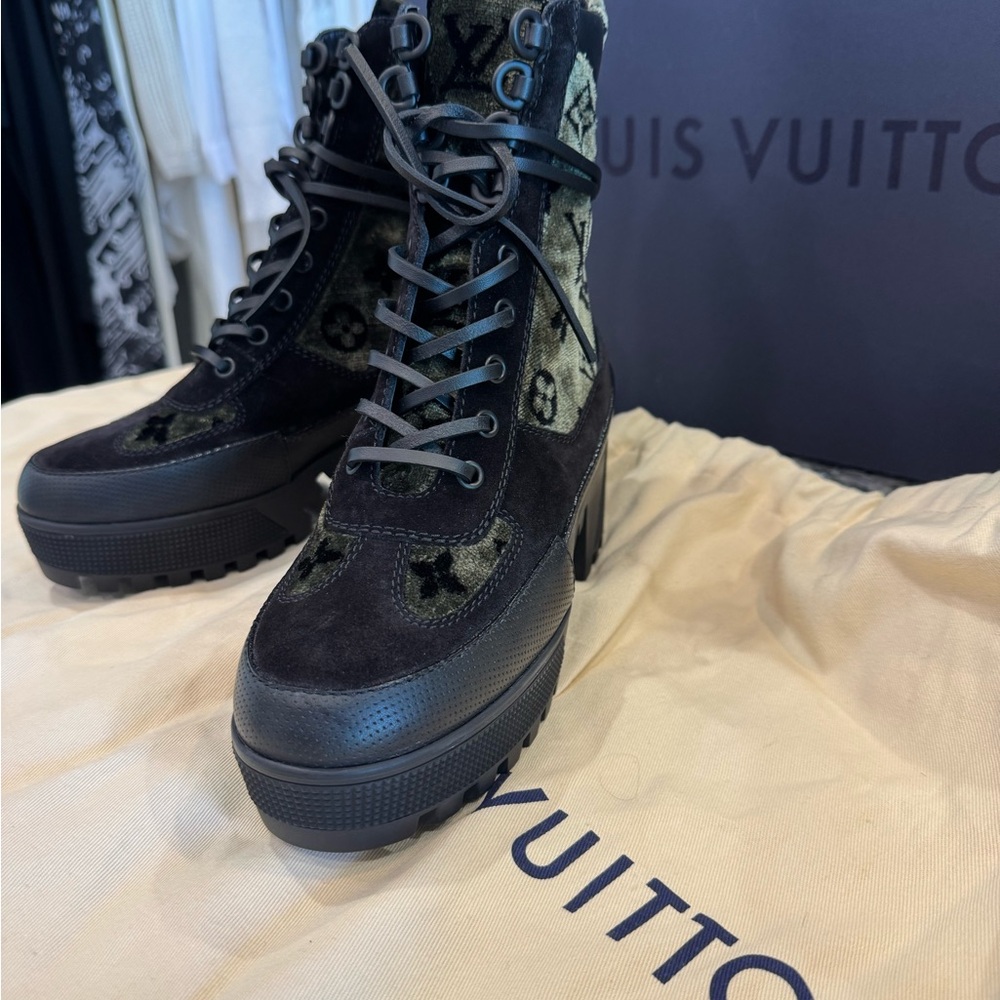 Louis Vuitton Velvet Calfskin Monogram Laureate Platform Desert Boots - Picture 12 of 12